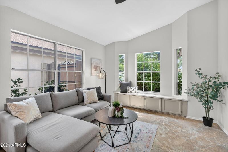 5-web-or-mls-007W Kimberly Way