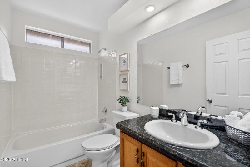 44-web-or-mls-041W Kimberly Way