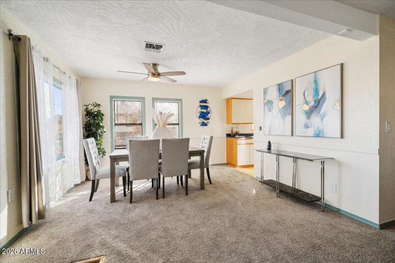 17-Dining Area