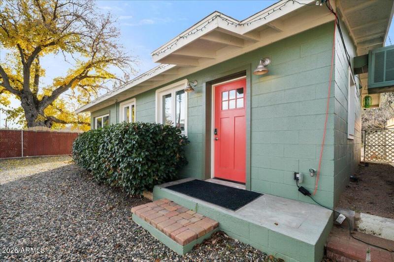 41-Guest House Front