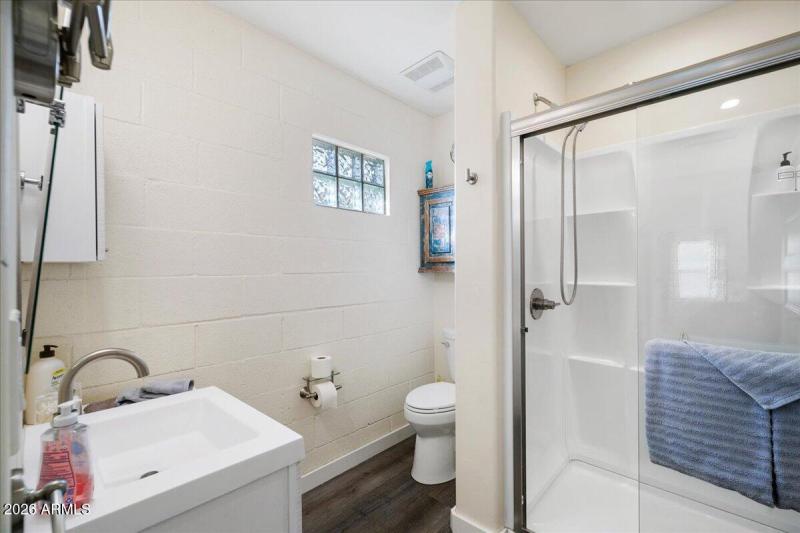 52-Guest House Bathroom