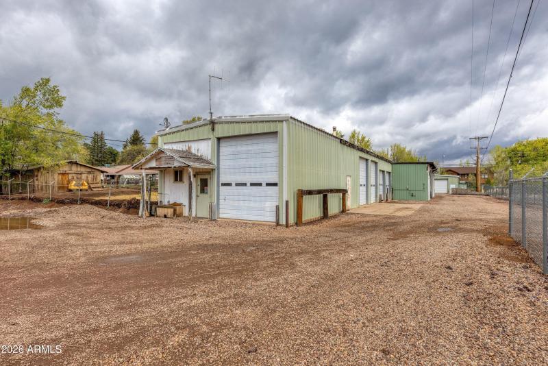 1878 W White Mountain Blvd in Lakeside