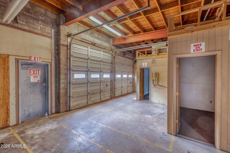 1878 W White Mountain Blvd in Lakeside