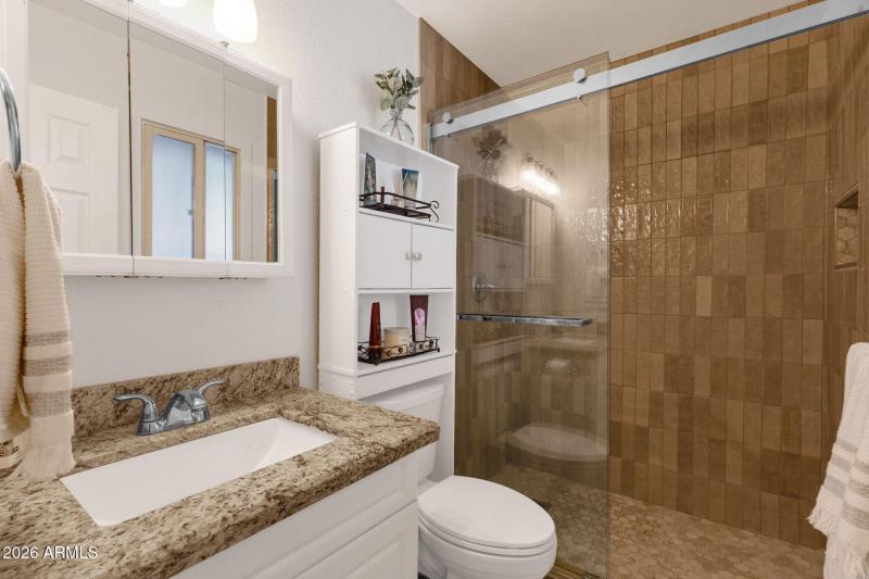 Zoe Ella Primary Bathroom