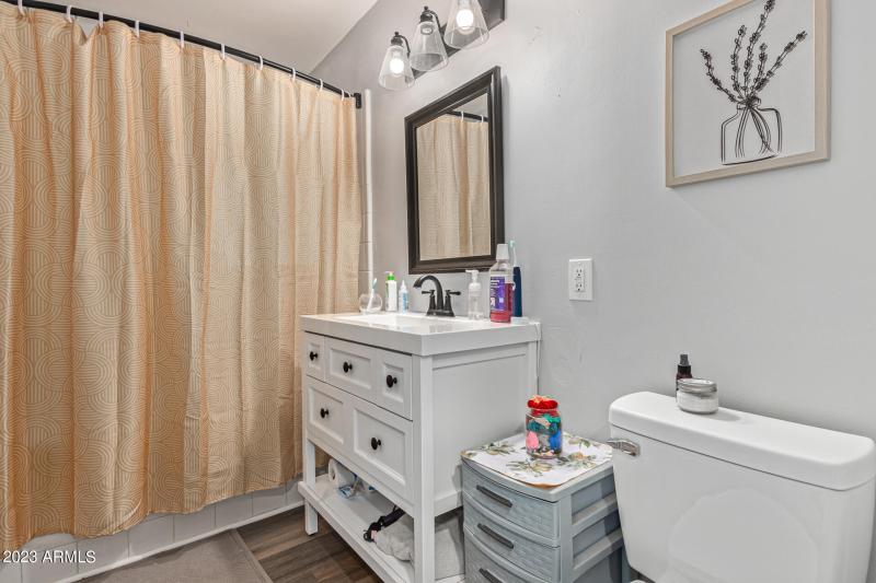 Unit 1 Bathroom #1