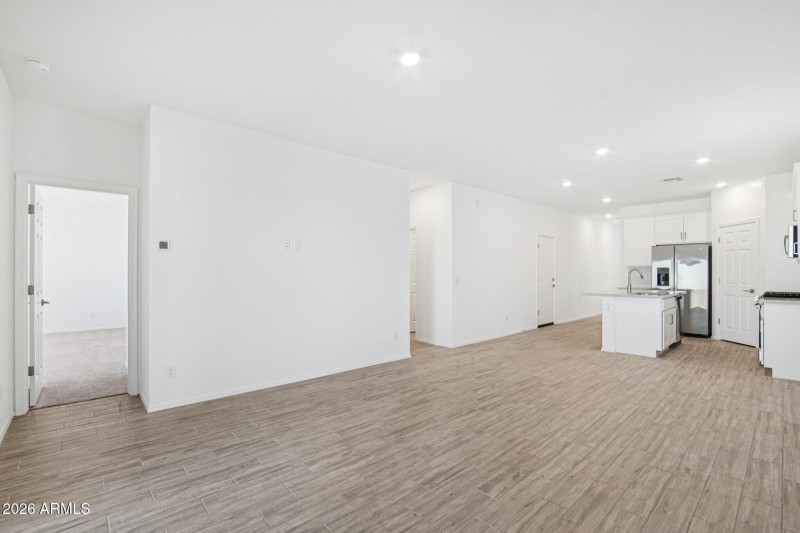 8-web-or-mls-W Moeller Rd-S3009-008