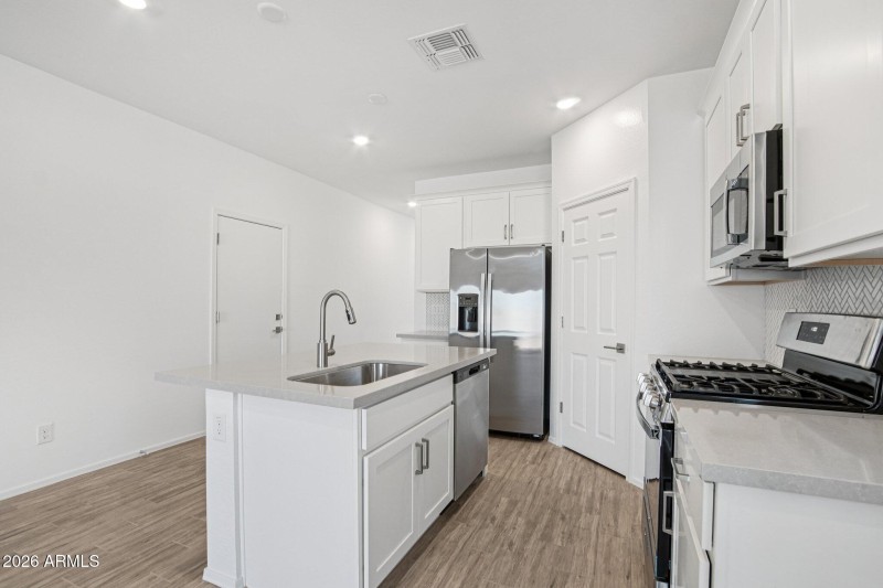 10-web-or-mls-W Moeller Rd-S3009-010