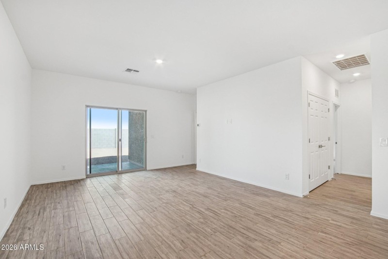 12-web-or-mls-W Moeller Rd-S3009-012