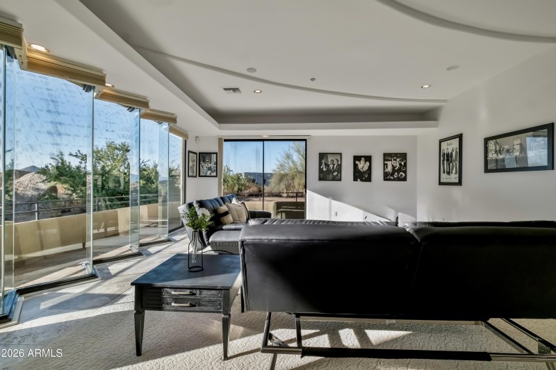 8E7E3040-BEB7-48A8-BC5D-830A50CDF582