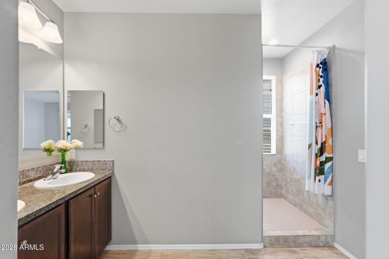Primary Ensuite 2