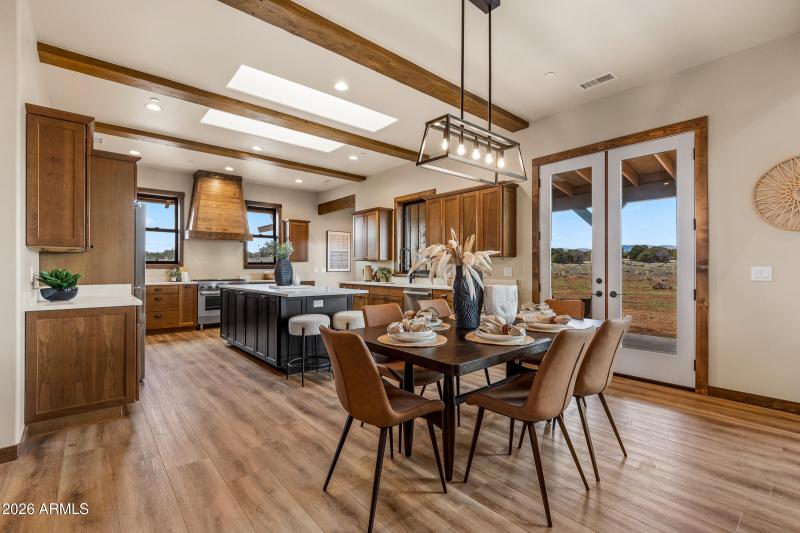 6570 Meadows Lane-14