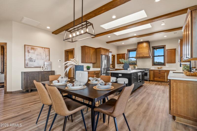 6570 Meadows Lane-15