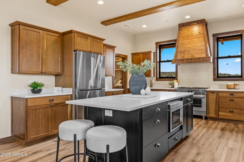 6570 Meadows Lane-17