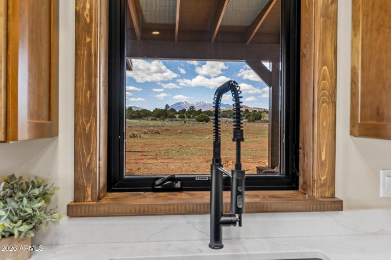 6570 Meadows Lane-20