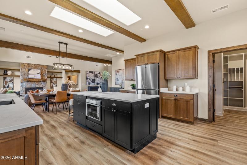 6570 Meadows Lane-22