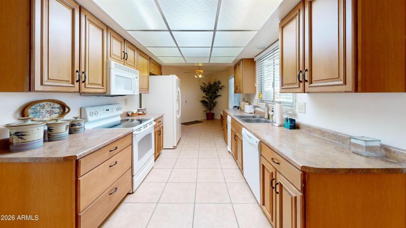 10361-W-Campana-Dr-Kitchen