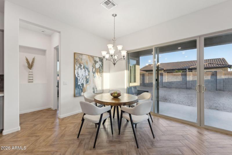 19-web-or-mls-19231-w-missouri-ave