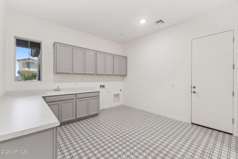36-web-or-mls-19231-w-missouri-ave