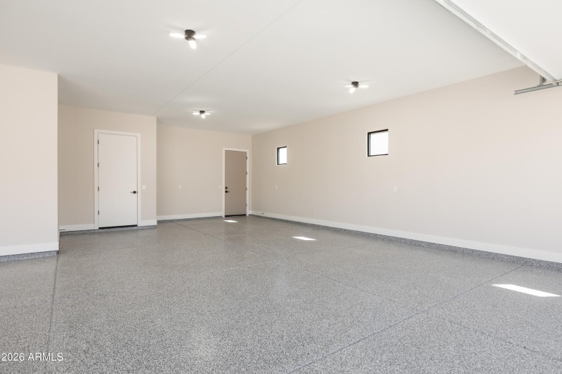4+ Car Garage