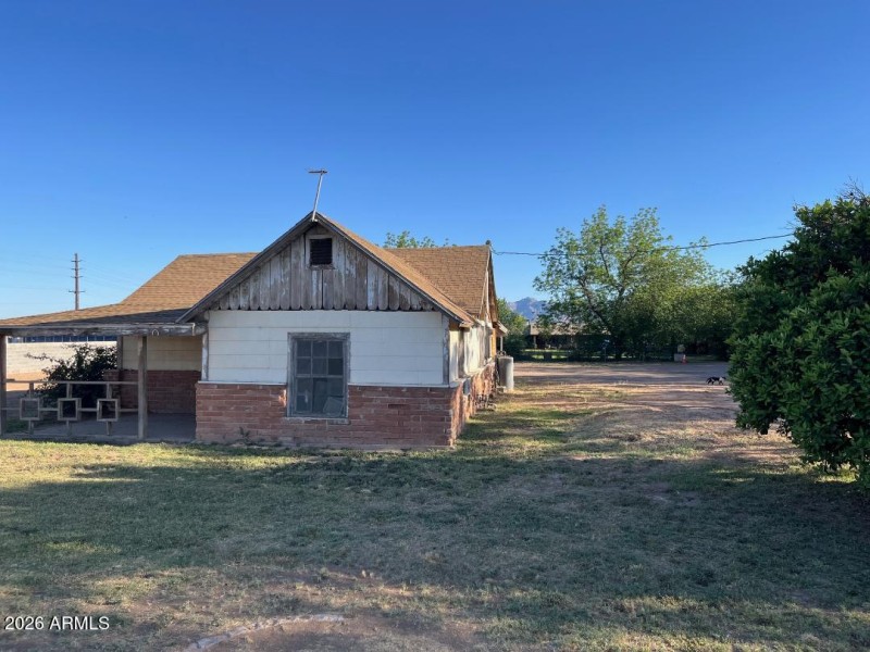 OldHouseSideView