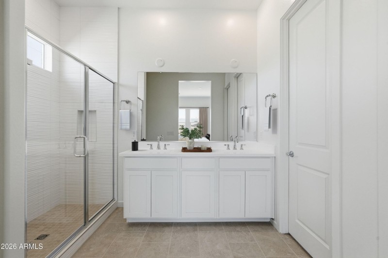 Beacon in Estrella_Chapin_66_PRIMARY_BAT