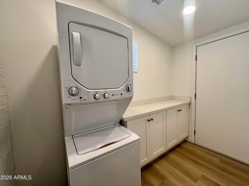 921 Laundry Room