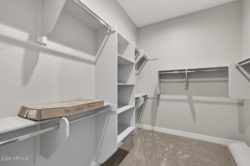 27)PRIMARY CLOSET