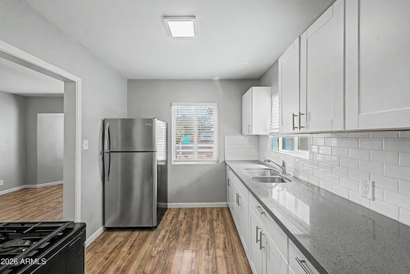 09 - 4220 Kitchen