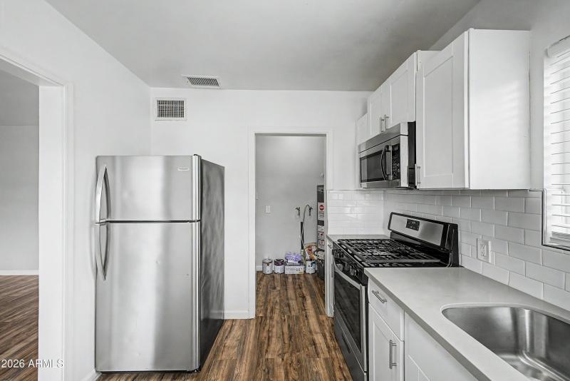28 - 4222 Kitchen