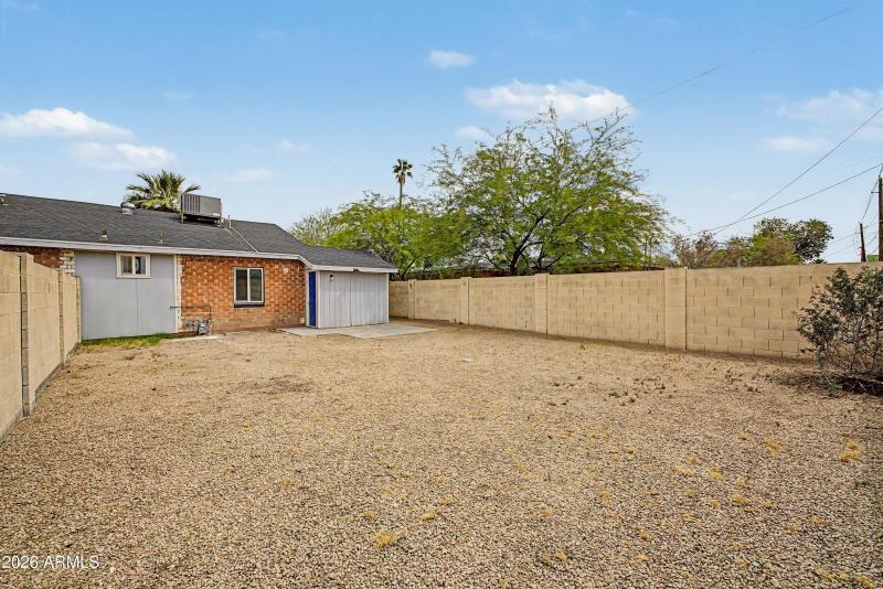 22 - 4220 Private Yard