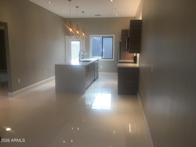 4515 B - Living to Kitchen