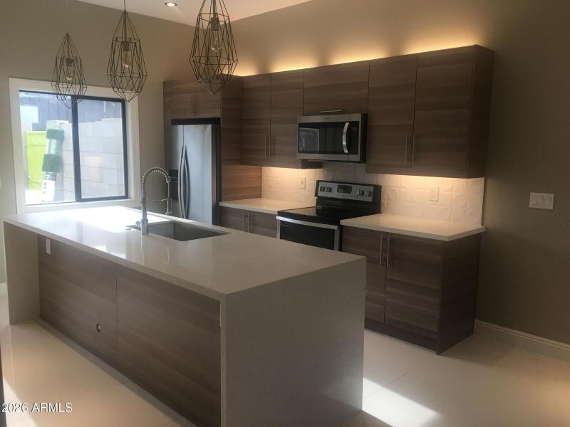 4515 B - Kitchen