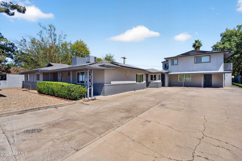 Triplex Layout & Driveway View