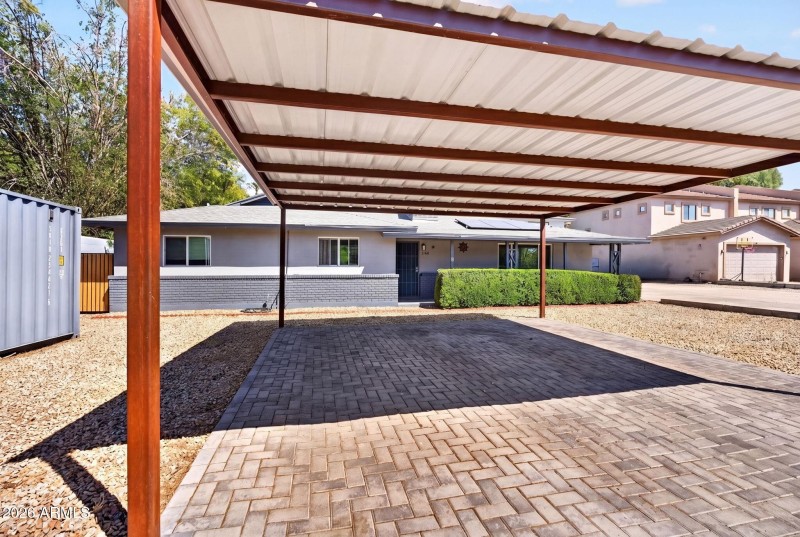 Private Parking & Exterior View