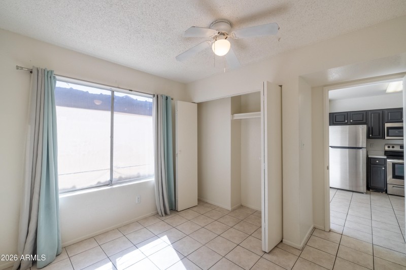 2440 E Waltann Ln - Derek - 4.15.26-8