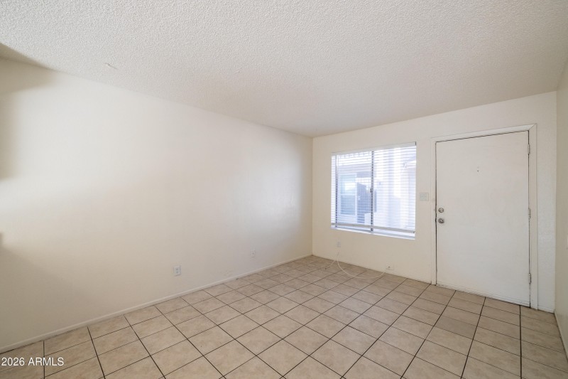 2440 E Waltann Ln - Derek - 4.15.26-11