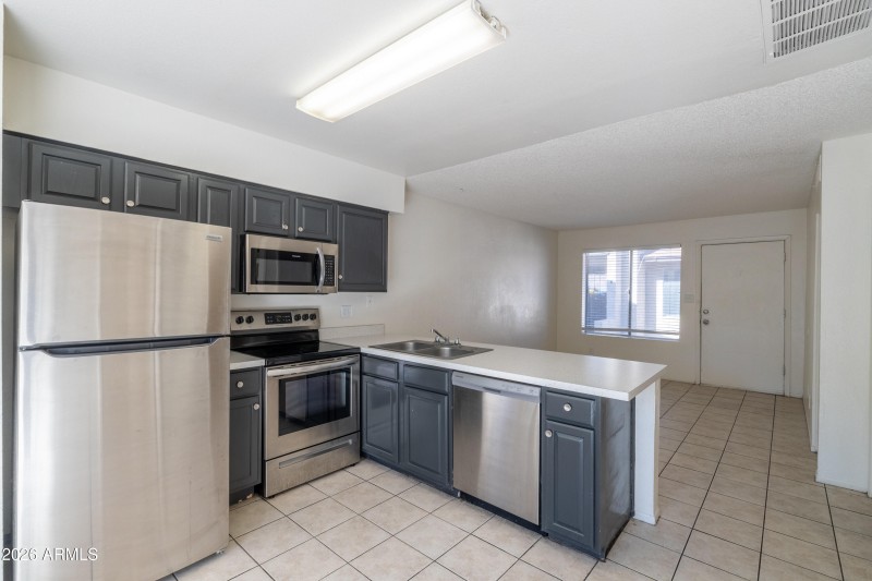 2440 E Waltann Ln - Derek - 4.15.26-18