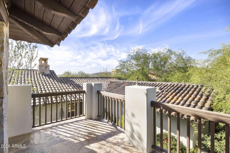 Guest House Front Deck Views