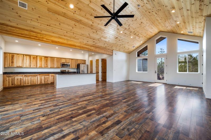 2759PantherCir-Overgaard-AZ-10