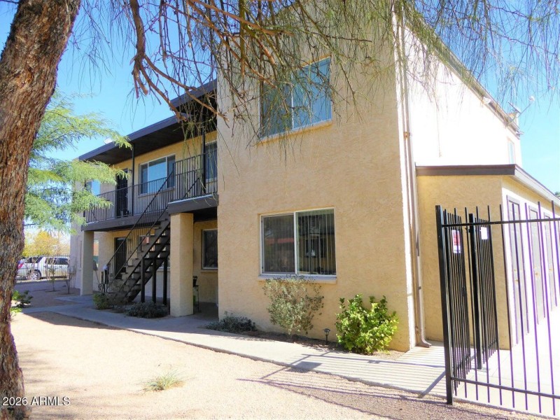 815 W RAY Road