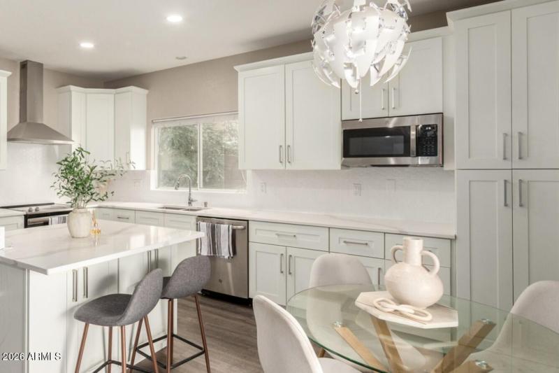 18 83rd kitchen