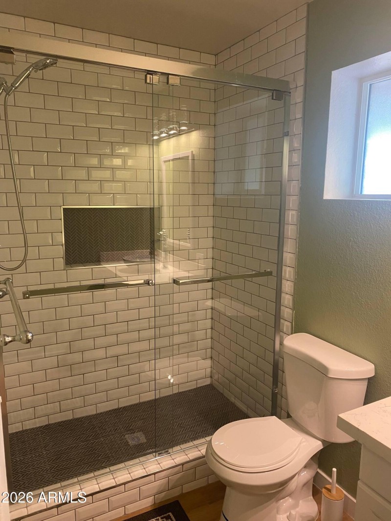 C1 Shower