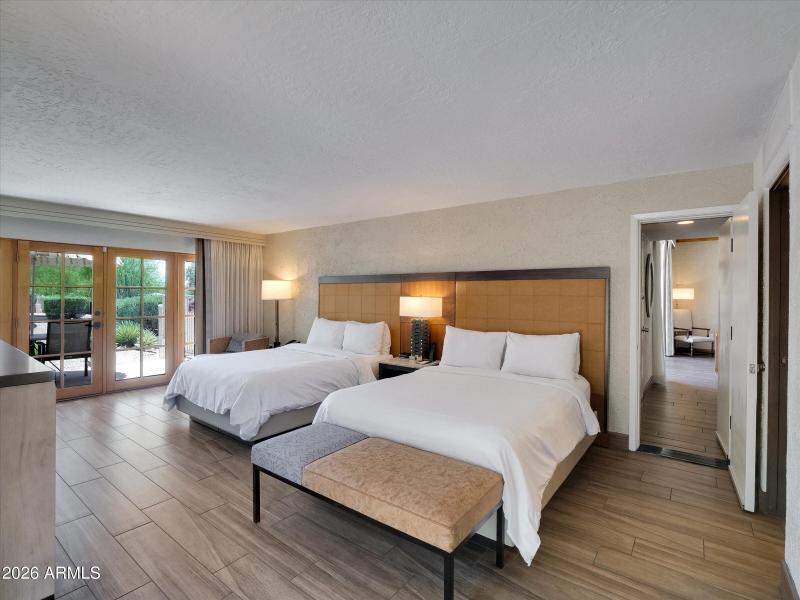 jw-marriott-camelback-inn-unit-570-bedro