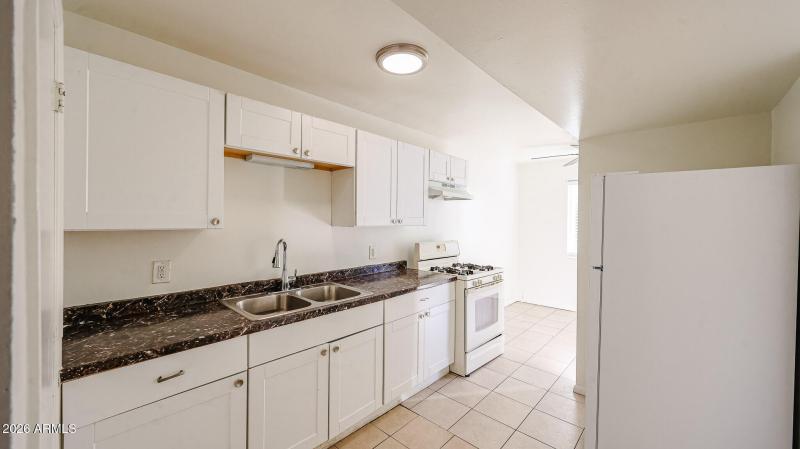 2 bedroom kitchen