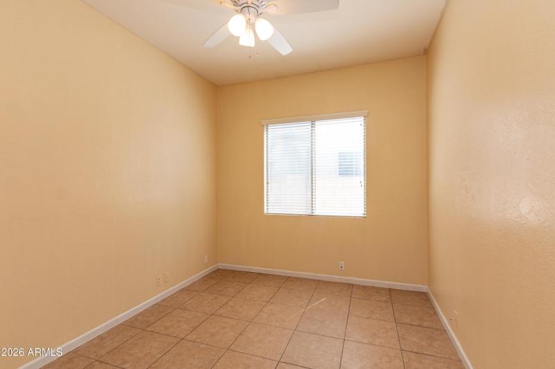 Blaine-3317 W Via Del Sol Dr-25