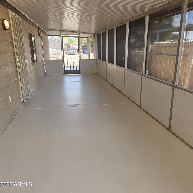 18028 screened patio