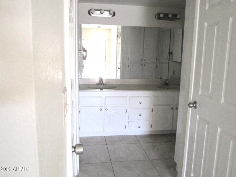 11 419 2 PRIMARY VANITY AREA