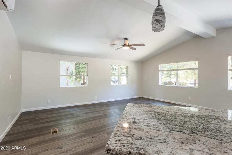 255 Oak 015