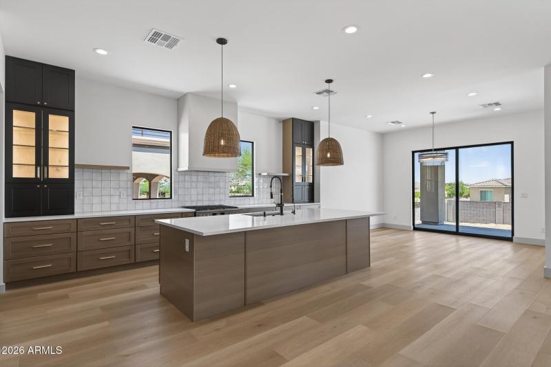 11) KITCHEN