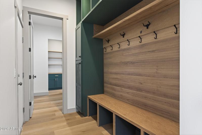 44) MUD ROOM